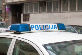 Izbo oca i komšiju, žrtve su u teškom stanju