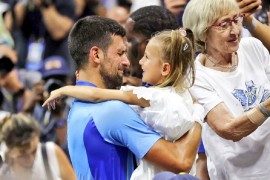 Baka Dijana objasnila zašto je Novak tek sada krstio djecu