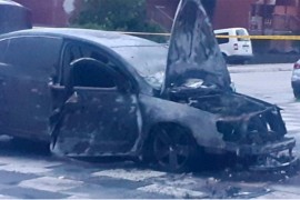 Izgorio automobil u centru Pala
