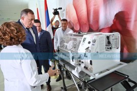 Bolnice u Srpskoj dobile nove inkubatore za bebe (VIDEO)