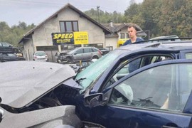 Dvoje povrijeđeno u sudaru dva auta i kamiona kod Prnjavora