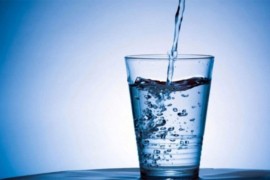 Hladna voda ili voda sobne temperature - šta je bolje za zdravlje?