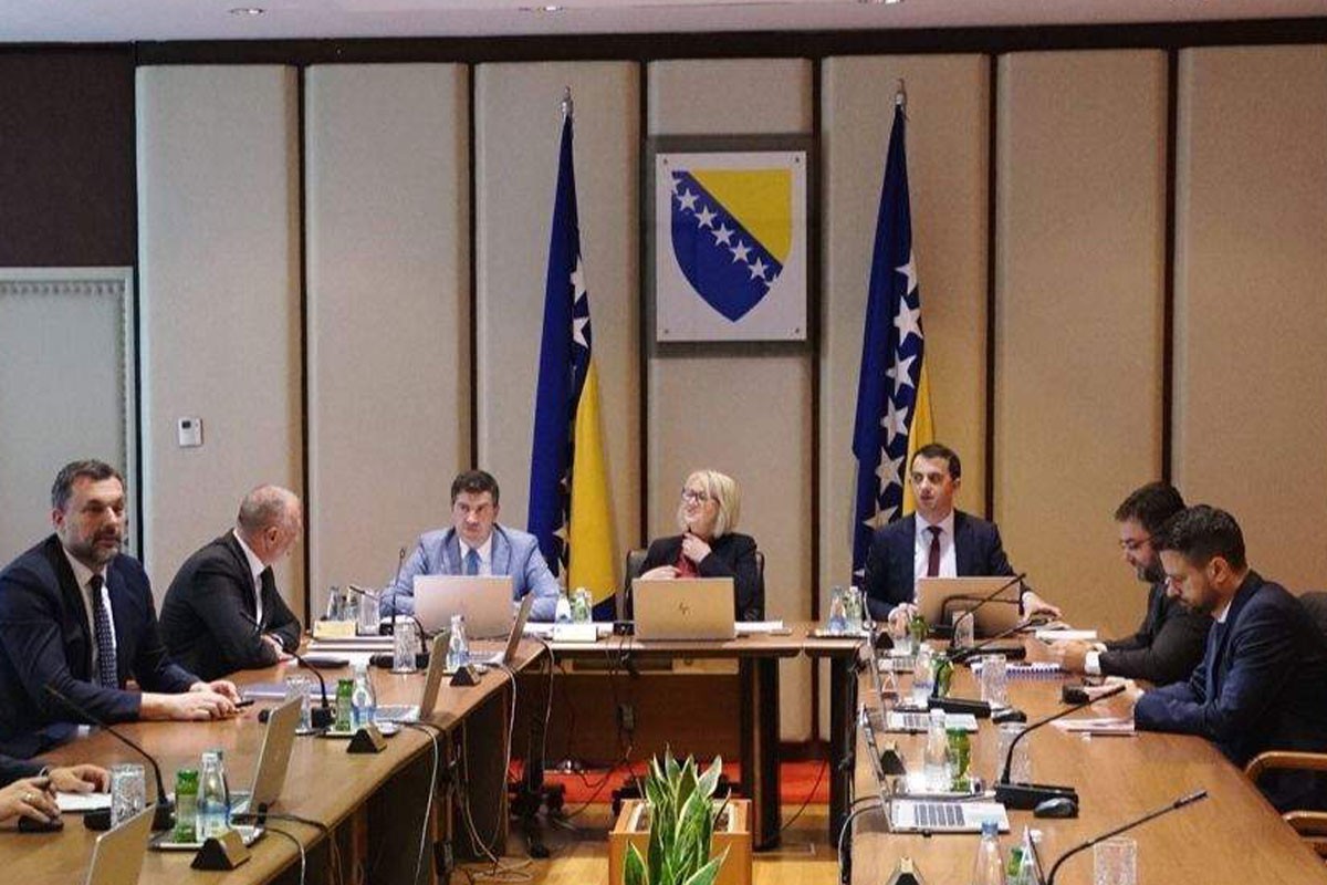 Konaković se žali na uslovljavanja, Košarac tvrdi da niko ništa ne blokira