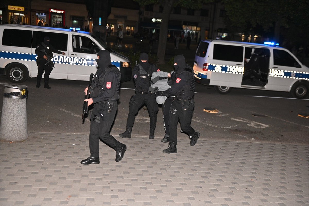 Osumnjičeni za ubistvo inspektora sproveden u Tužilaštvo (FOTO)