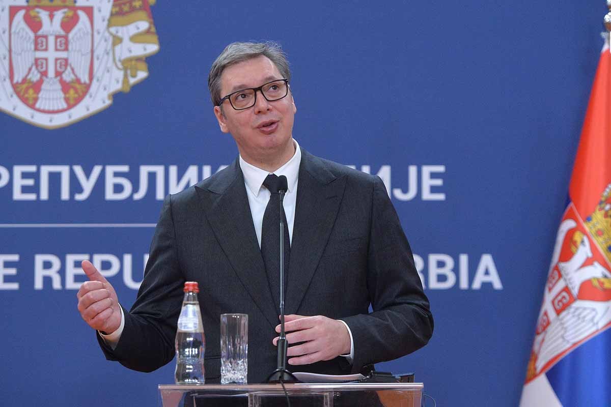 Vučić poručio građanima: Glavu gore