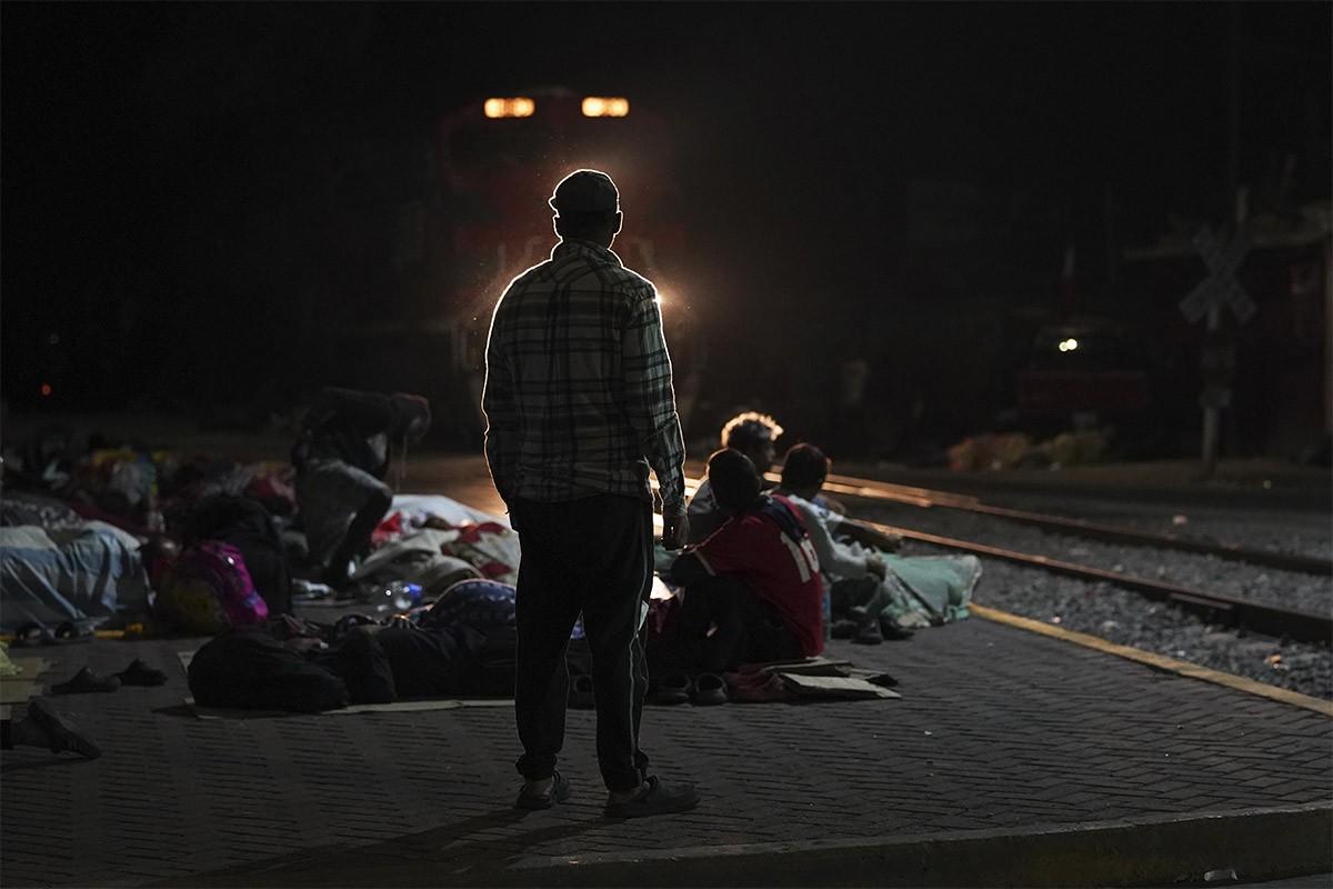 Prevrnuo se autobus sa migrantima, najmanje 17 mrtvih