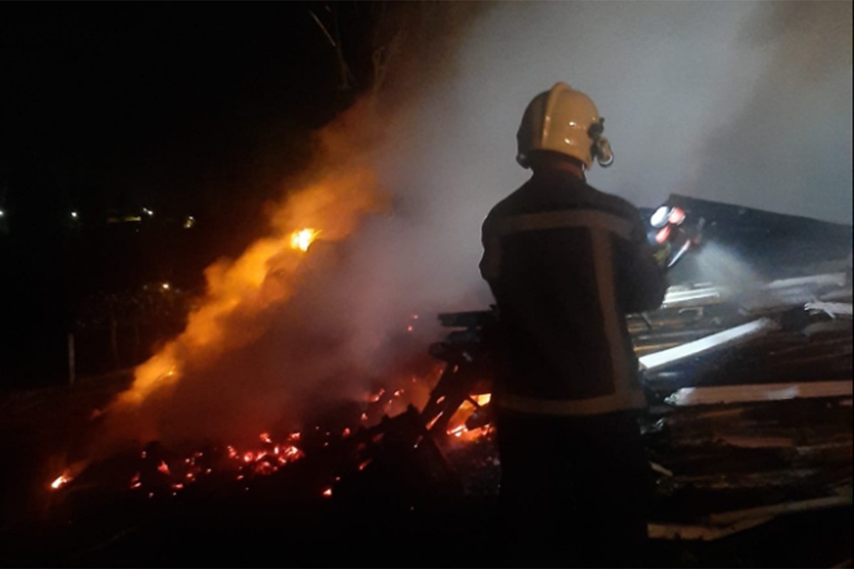 U Doboju gorjele bale sijena (FOTO)