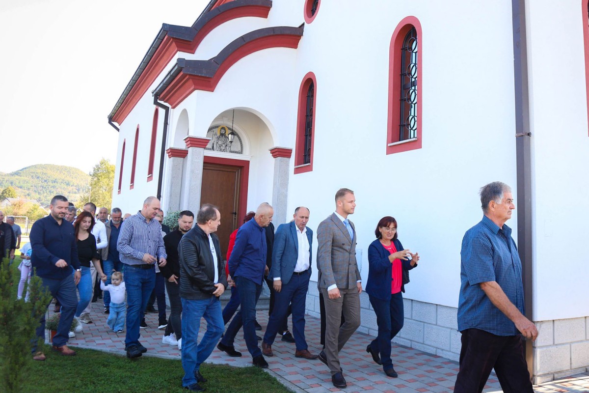 Stanivuković na slavi u Potkozarju i Trnu