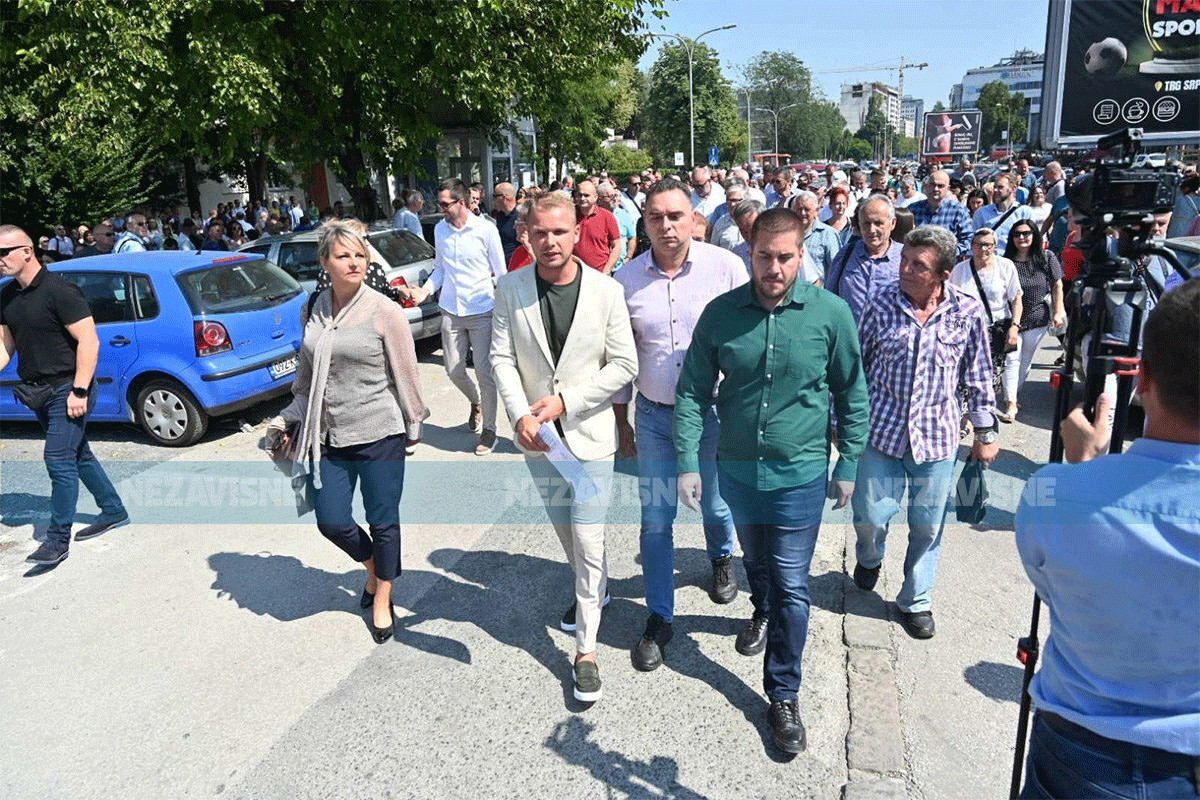 Stanivuković: Deložacija parkinga "Autoprevoza" sutra ujutro