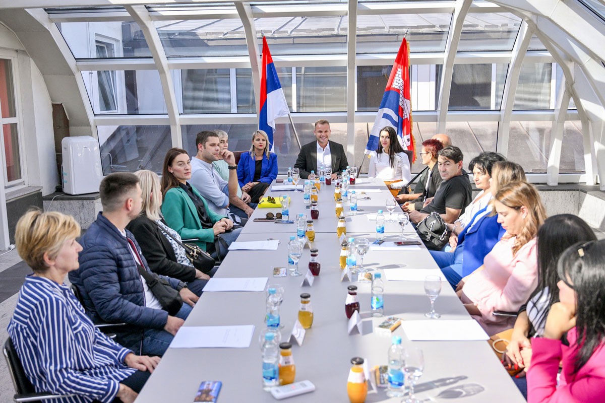 Gradonačelnik Banjaluke uručio prve besplatne građevinske dozvole