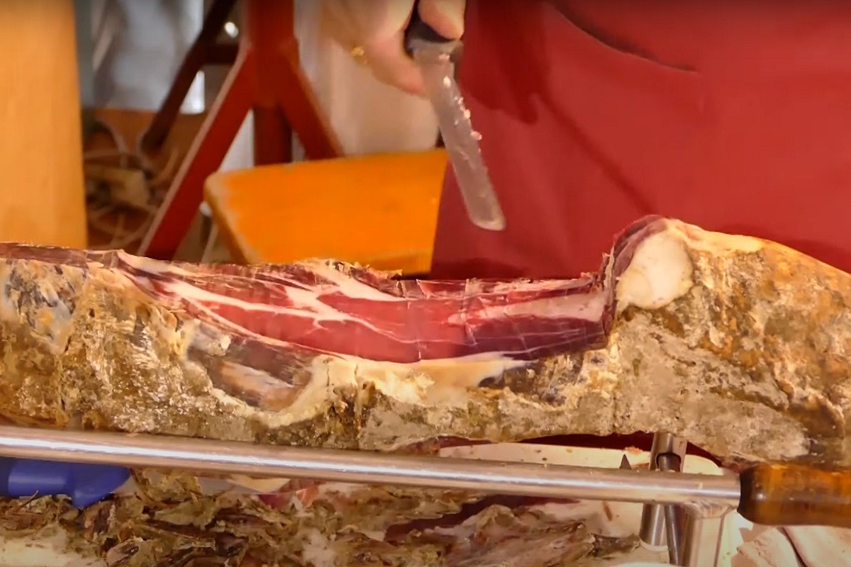 Da li je ugrožena budućnost dalmatinskog pršuta?