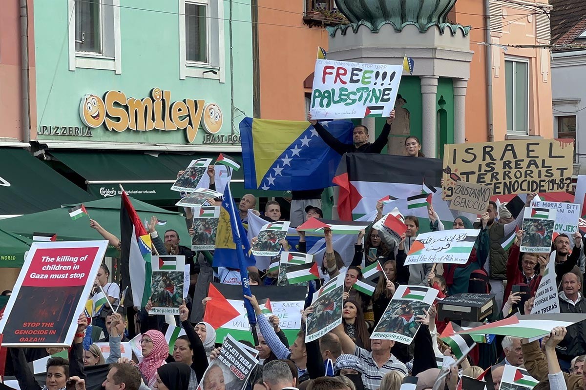 Tuzlaci održali proteste u znak podrške Palestini