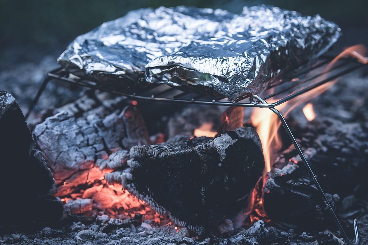 Znate li vi čemu služi sjajna strana aluminijumske folije, a čemu mat?