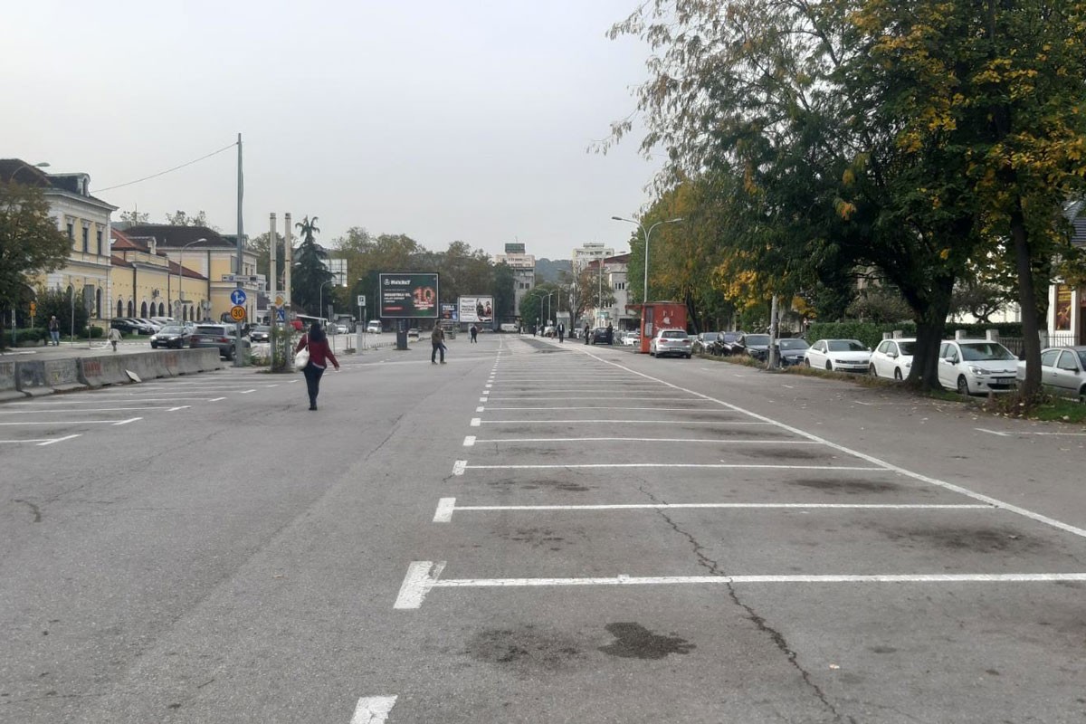 Parking kod stare autobuske stanice biće besplatan do daljeg