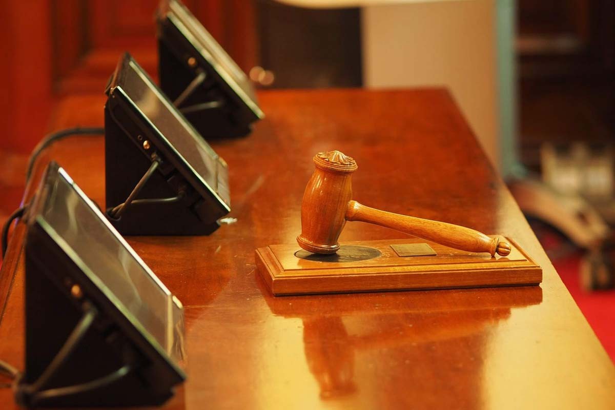 Direktor firme optužen za zlostavljanje, radnika hvatao za vrat i vrijeđao