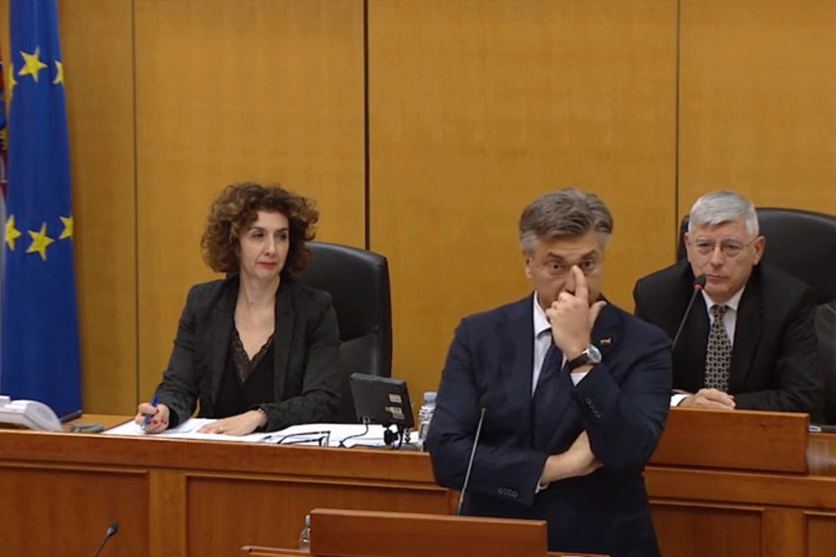 Haos u Saboru: Plenkoviću nisu dali da progovori