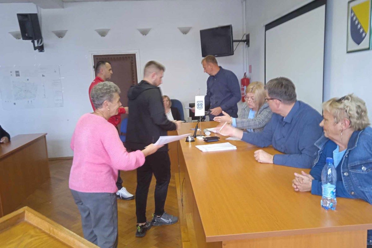 Voda im u kuće ušla u decembru prošle godine, pomoć stigla sada
