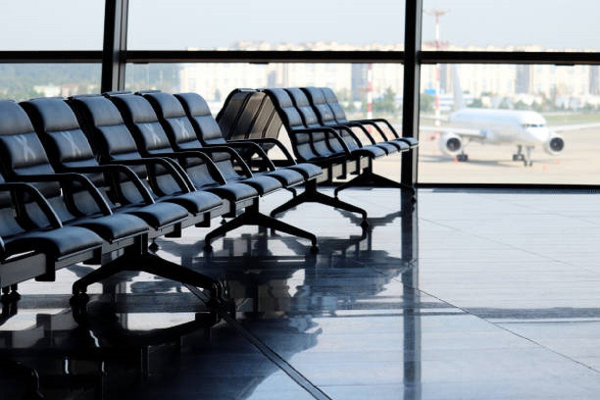 Zatvoren aerodrom u Mahačkali zbog ljudi na pisti