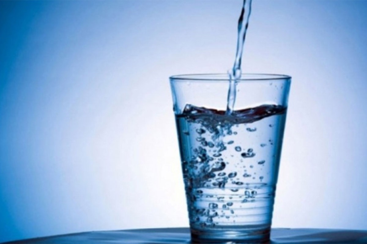 Hladna voda ili voda sobne temperature - šta je bolje za zdravlje?