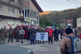 Građani uznemireni: Ratne zastave, uniforme i povici "Alahu ekber", u ...