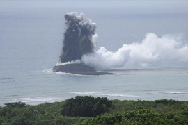 Japan dobio novo ostrvo nakon erupcije podmorskog vulkana
