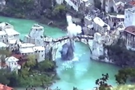 Objavljeno kako su HVO i HV srušili Stari most (VIDEO)
