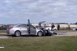 Slijetao avionom pa se zaletio u automobil u vožnji (VIDEO)