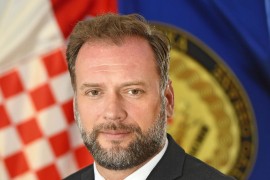 Banožić aktivirao poslanički mandat i 6+6 opciju za platu