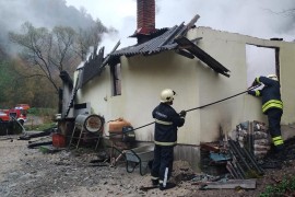 Ugostiteljski objekat "Ribnjak kod Banije" izgorio do temelja (FOTO)