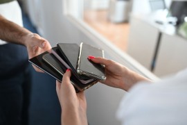 Telefoni iz Kine dominiraju tržištem: U BiH uvezeno manje telefona ...