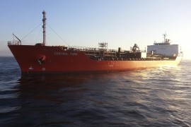 Huti gađali američki ratni brod, promašili ga za 20 kilometara