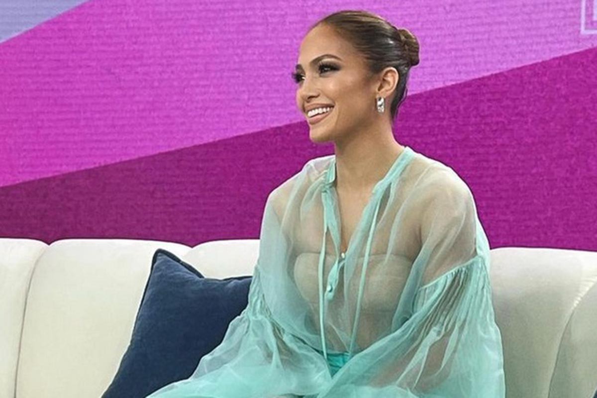 Izazovno izdanje Dženifer Lopez u haljini koja ističe sve njene adute (FOTO)