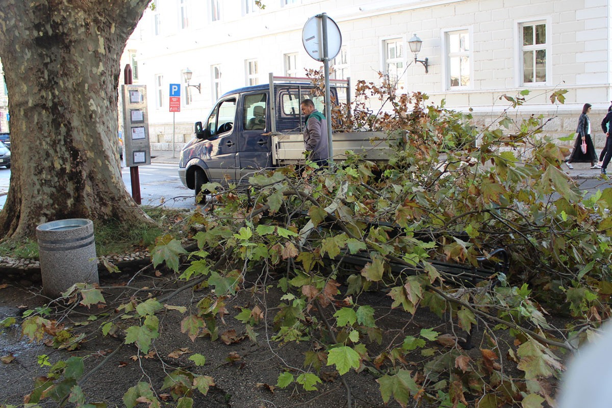 Komunalci započeli jesenje uređenje Trebinja