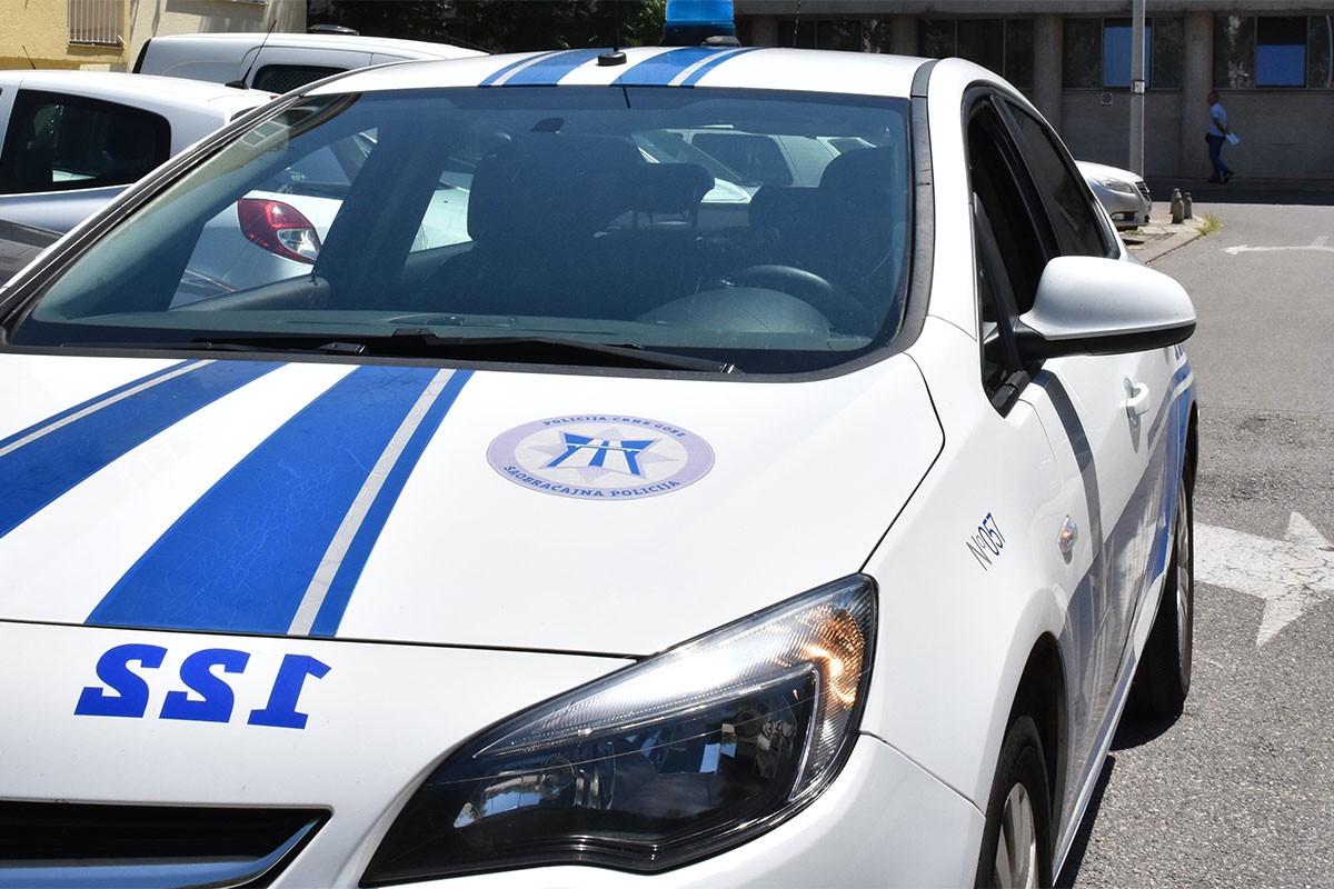 Dvanaestogodišnjak izboden nožem u blizini škole u Crnoj Gori