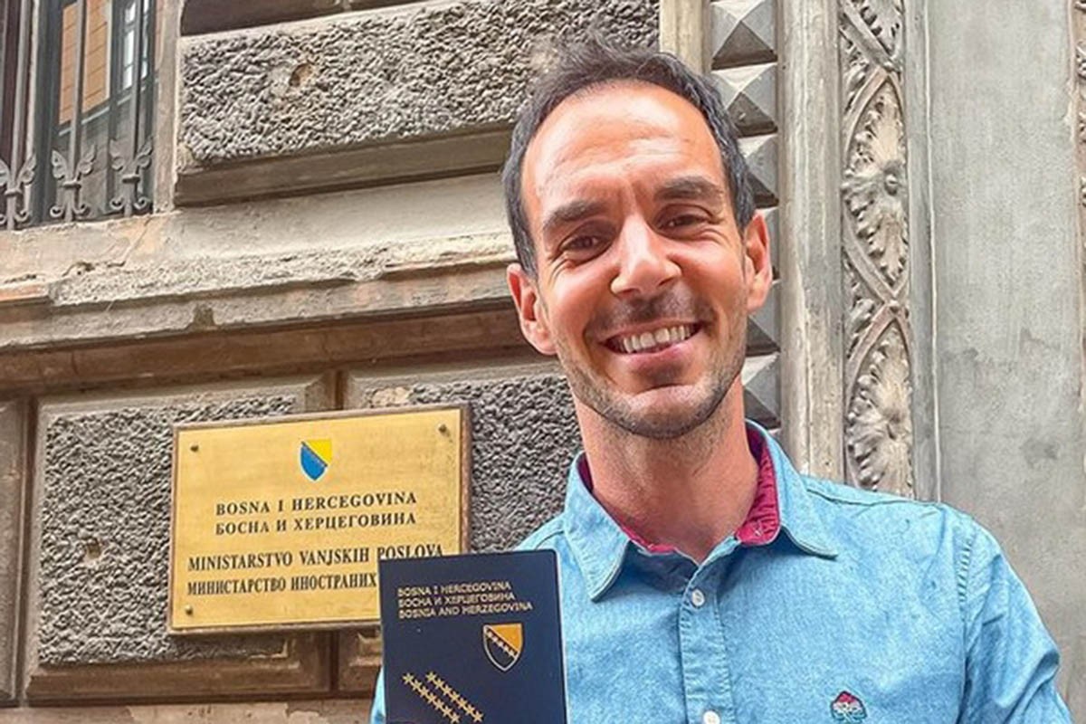 Robert Dacešin dobio diplomatski pasoš