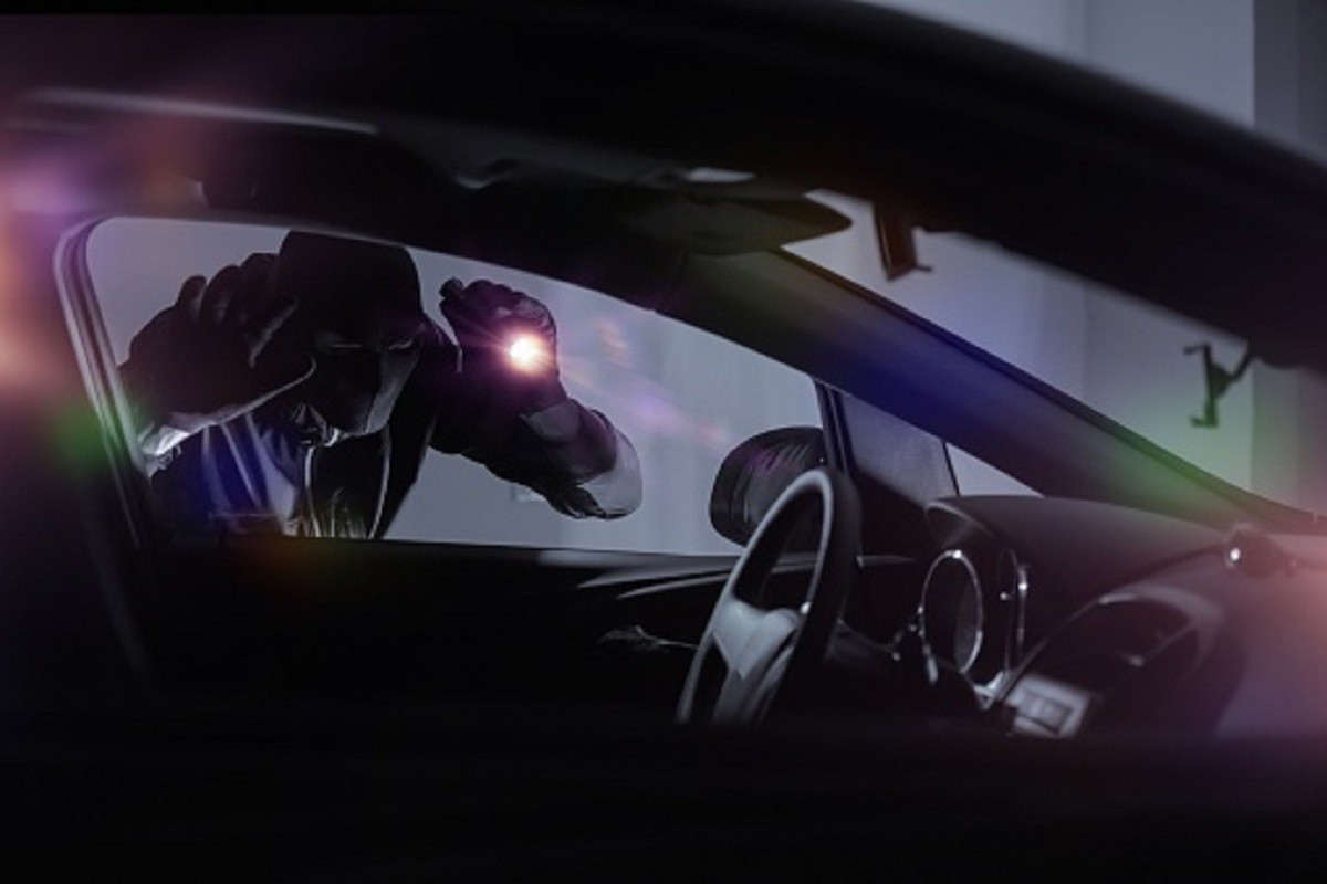 Krao po automobilima i naletio na "državnu minu"