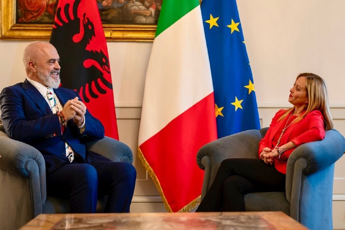 Italija će izgraditi prihvatne centre za migrante u Albaniji