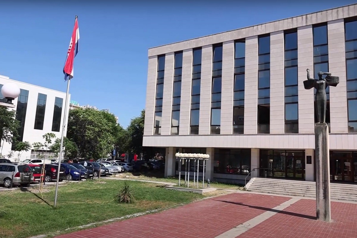 20 dana nakon zaposlenja sudski referent zloupotrijebio položaj?
