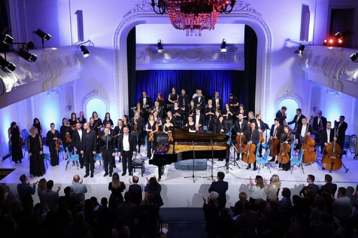Banjalučki pijanisti uz simfonijski orkestar proslavili dan Banskog dvora