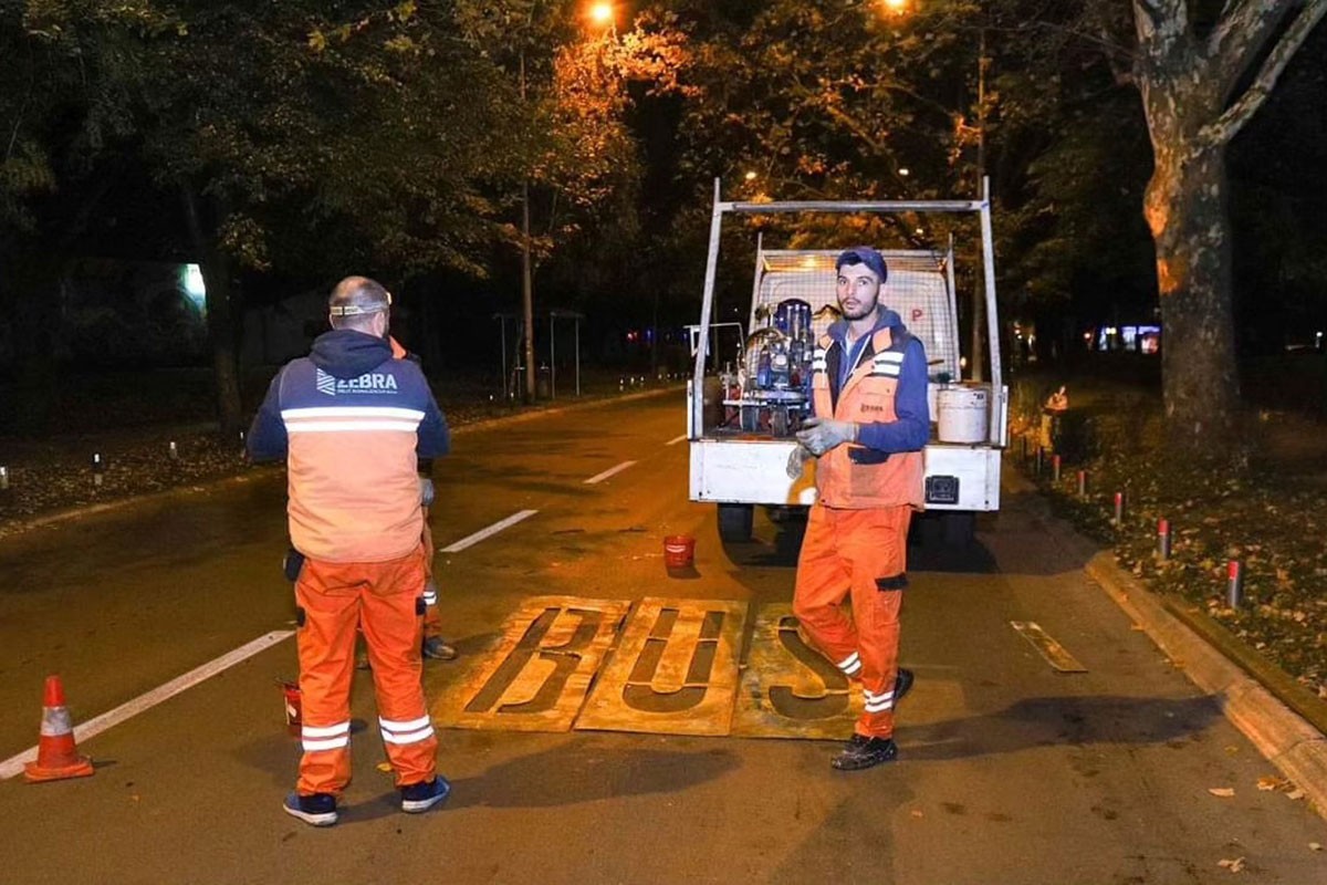 Ponovo iscrtane linije u novoj jednosmjernoj ulici u Banjaluci (FOTO)
