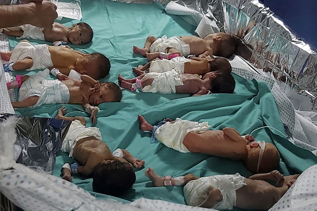 Izrelska vojska predala inkubatore, hranu za bebe i lijekove bolnici "Al Šifa"