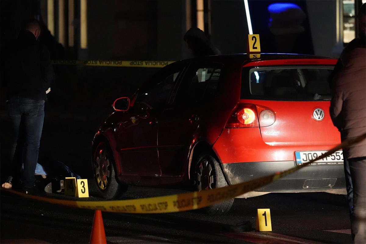 Teška nesreća u Sarajevu: Djevojka vozilom usmrtila pješaka
