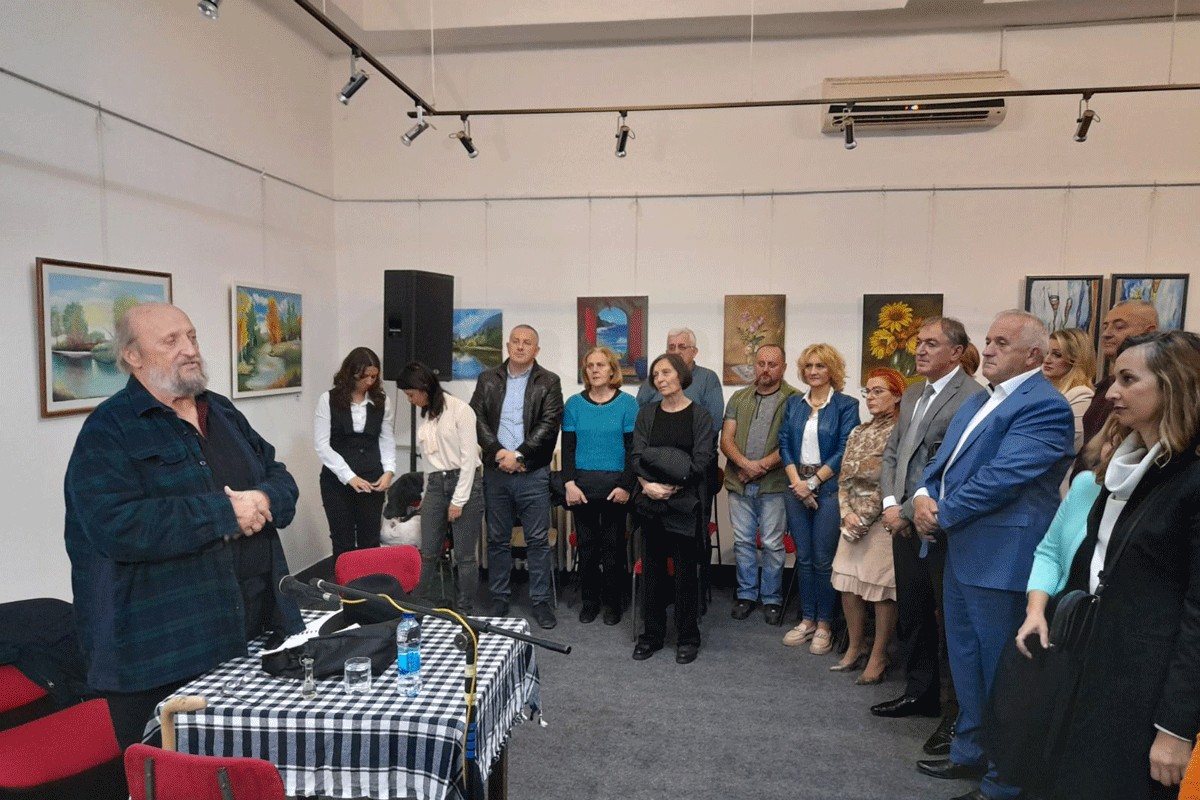 Petar Božović i dobojska publika odali počast Žarku Lauševiću