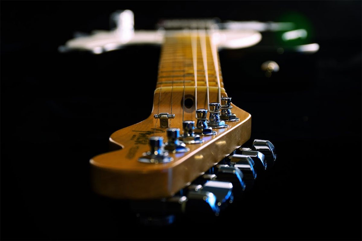 Gitara Kurta Kobejna prodata za 1,5 miliona dolara