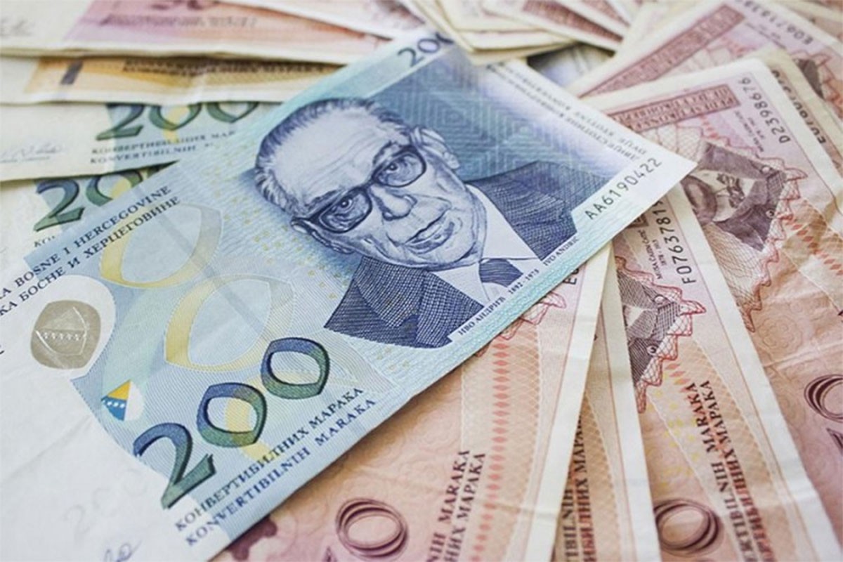 Deficit za 10 mjeseci veći od devet milijardi KM