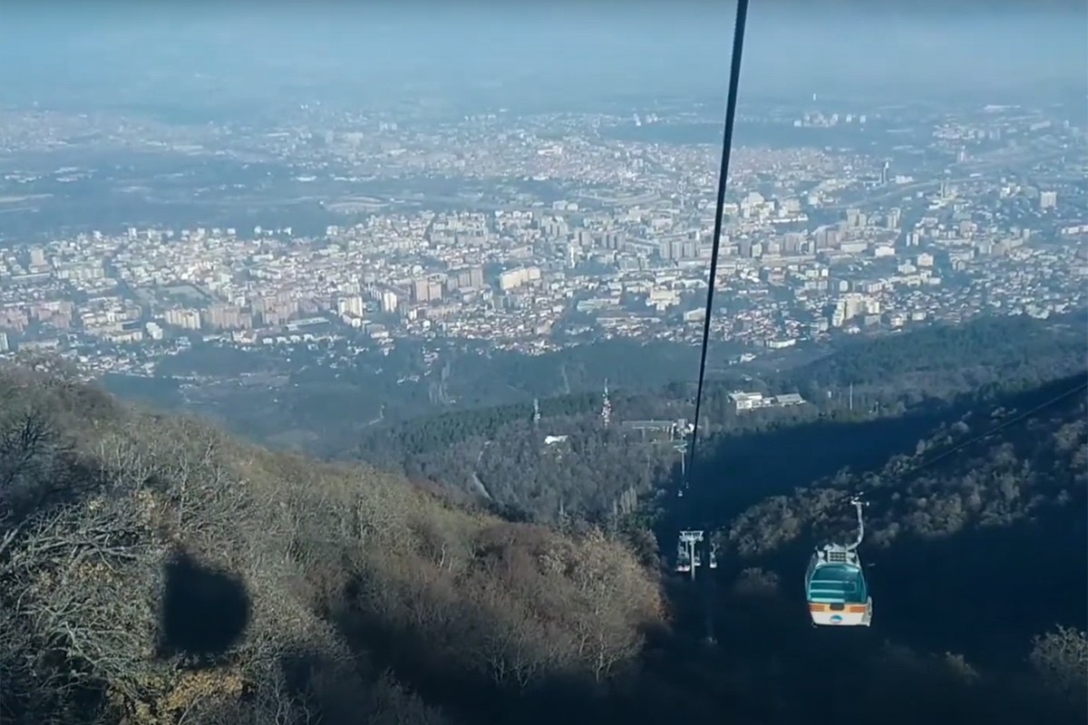 Drama iznad Skoplja: Četvoro ljudi, uključujući i dijete (3), zaglavili se na žičari