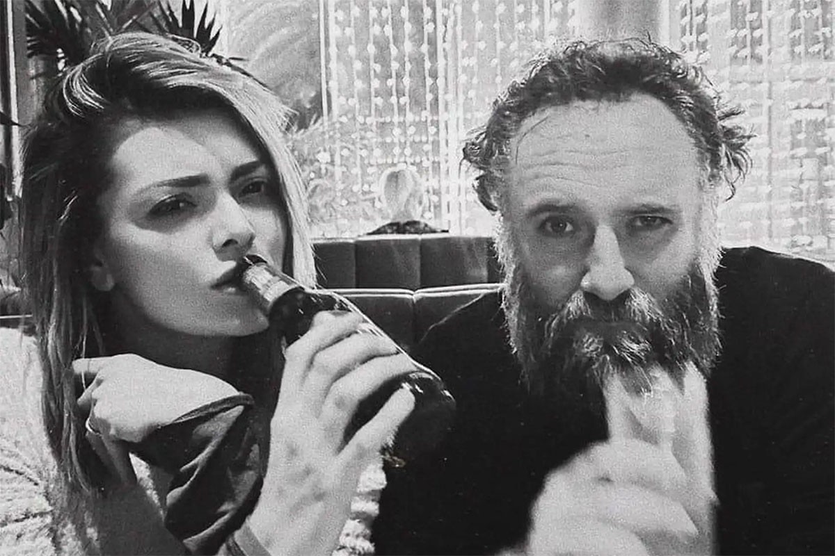 Ella Dvornik uživala je na piću s misterioznim muškarcem