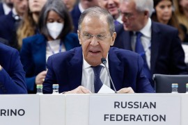 Lavrov: Zapad želi da uništi i sravni BiH