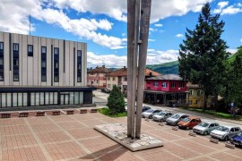 Zatvorena jedina banka u Rudom, a katanac od večeras i na kafani