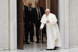 Papa: Osjećam se mnogo bolje, ali ne mogu da pričam dugo